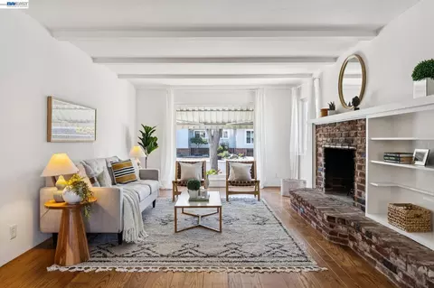 Living - 3315 Central Ave, Alameda, CA 94501 photo 1 of 5