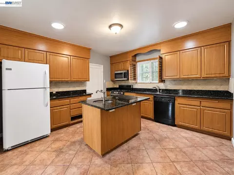 2305 Tennessee St, Vallejo, CA 94591 photo 4