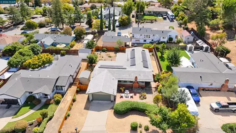 View/Area - 71 Gilrix Dr, Martinez, CA 94553 photo 4 of 7