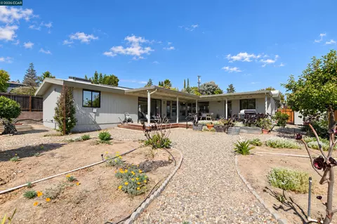 Exterior - 71 Gilrix Dr, Martinez, CA 94553 photo 4 of 8