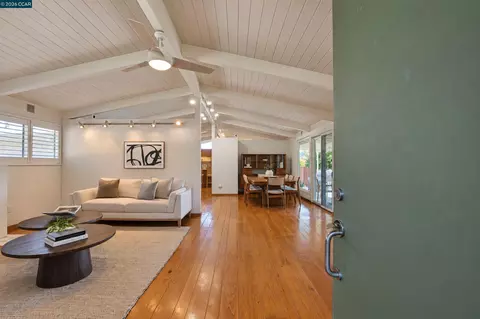 Entry Way - 71 Gilrix Dr, Martinez, CA 94553 photo 1 of 1