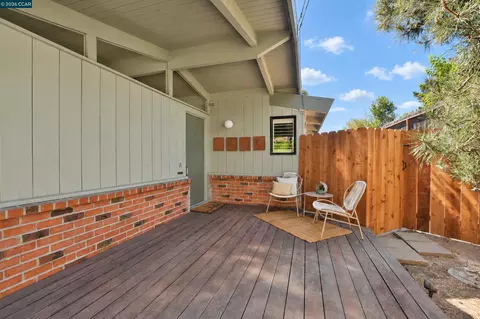 Exterior - 71 Gilrix Dr, Martinez, CA 94553 photo 3 of 8