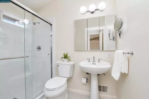 Bath - 71 Gilrix Dr, Martinez, CA 94553 photo 3 of 4