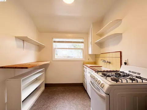 Kitchen - 2801 Fulton St, Berkeley, CA 94705 photo 1 of 6