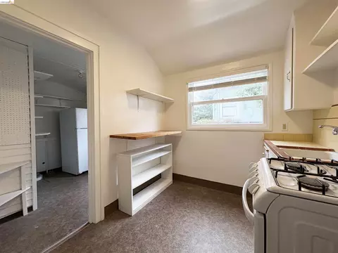 Kitchen - 2801 Fulton St, Berkeley, CA 94705 photo 5 of 6