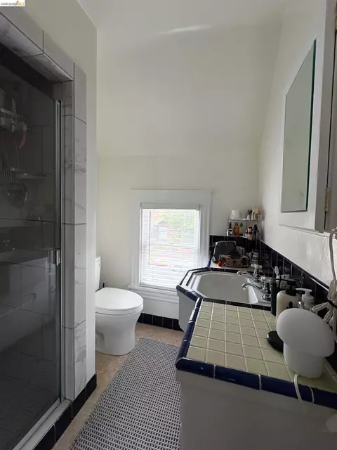 Bath - 2801 Fulton St, Berkeley, CA 94705 photo 4 of 4