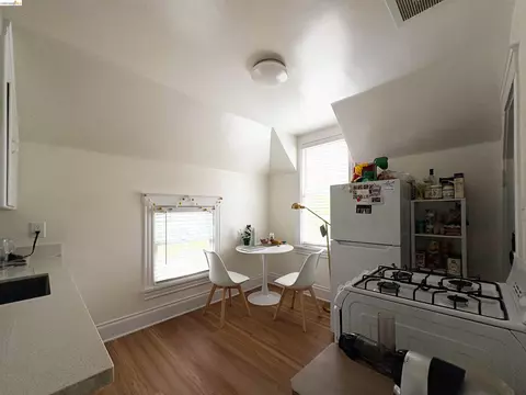 Kitchen - 2801 Fulton St, Berkeley, CA 94705 photo 6 of 6