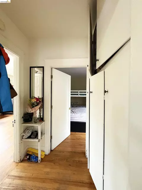 Entry Way - 2801 Fulton St, Berkeley, CA 94705 photo 2 of 3