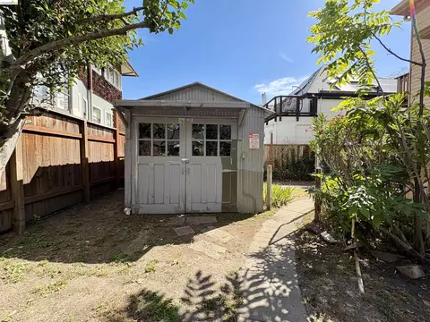 Exterior - 2801 Fulton St, Berkeley, CA 94705 photo 5 of 8