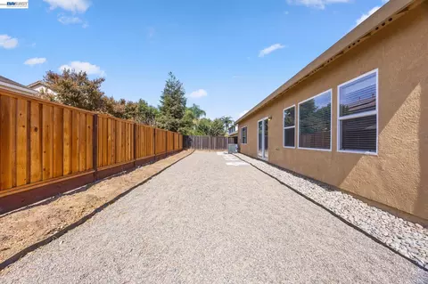 Exterior - 257 Orchid Ln, Patterson, CA 95363 photo 4 of 6
