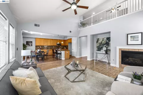 Living - 257 Orchid Ln, Patterson, CA 95363 photo 3 of 5