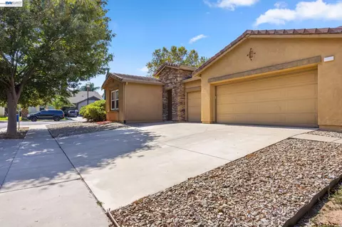 Exterior - 257 Orchid Ln, Patterson, CA 95363 photo 5 of 6