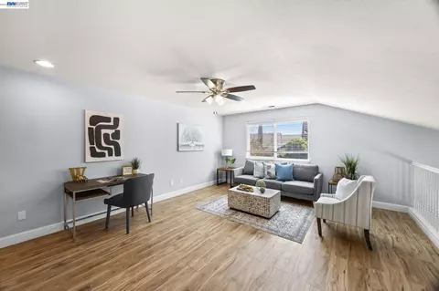 Living - 257 Orchid Ln, Patterson, CA 95363 photo 5 of 5