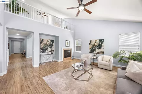Living - 257 Orchid Ln, Patterson, CA 95363 photo 1 of 5
