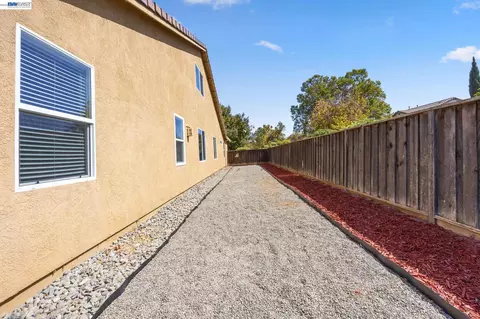Exterior - 257 Orchid Ln, Patterson, CA 95363 photo 3 of 6