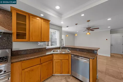 Kitchen - 500 Mockingbird Ln, Oakley, CA 94561 photo 2 of 5