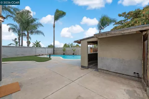 Exterior - 500 Mockingbird Ln, Oakley, CA 94561 photo 11 of 19