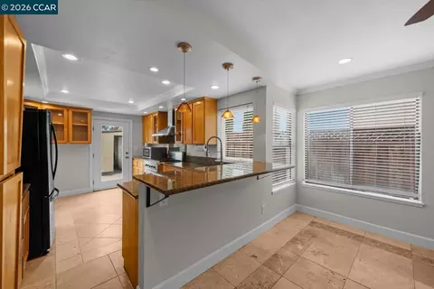 Kitchen - 500 Mockingbird Ln, Oakley, CA 94561 photo 4 of 5