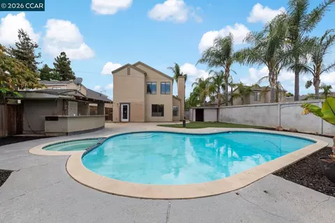 Exterior - 500 Mockingbird Ln, Oakley, CA 94561 photo 7 of 19