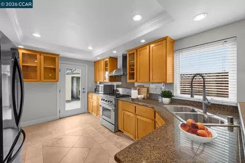 Kitchen - 500 Mockingbird Ln, Oakley, CA 94561 photo 3 of 5