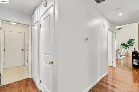 Entry Way - 643 Sutton Ct, Walnut Creek, CA 94598 photo 1 of 2