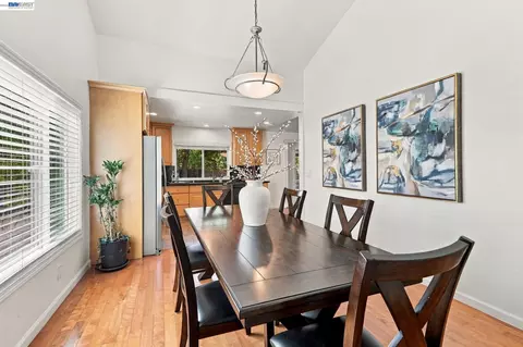 Dining - 643 Sutton Ct, Walnut Creek, CA 94598 photo 2 of 4
