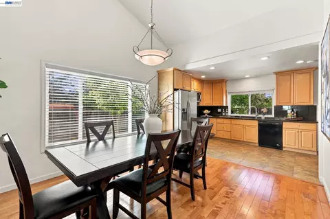 Dining - 643 Sutton Ct, Walnut Creek, CA 94598 photo 1 of 4