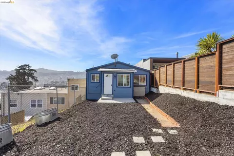 Exterior - 274 Thrift St, San Francisco, CA 94112 photo 3 of 6