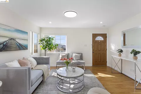 Entry Way - 274 Thrift St, San Francisco, CA 94112 photo 1 of 2