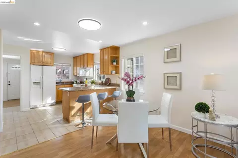Dining - 274 Thrift St, San Francisco, CA 94112 photo 1 of 2