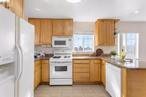 Kitchen - 274 Thrift St, San Francisco, CA 94112 photo 3 of 3
