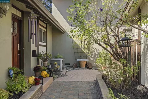 2001 Countrywood Ct, Walnut Creek, CA 94598