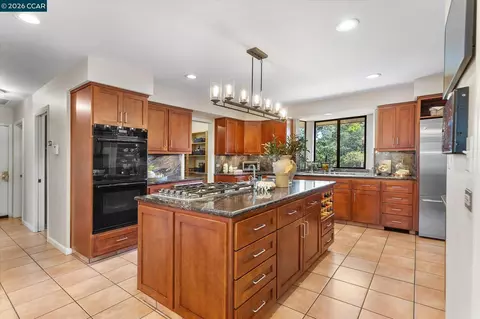 Kitchen - 4572 Ewing Rd, Castro Valley, CA 94546 photo 2 of 7