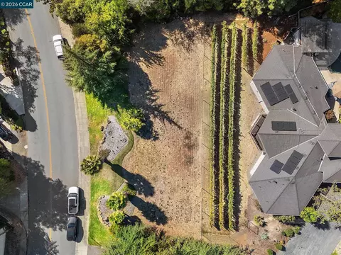 View/Area - 4572 Ewing Rd, Castro Valley, CA 94546 photo 6 of 9