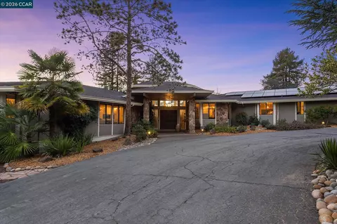 Exterior - 4572 Ewing Rd, Castro Valley, CA 94546 photo 4 of 26