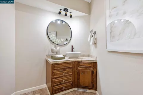 Bath - 4572 Ewing Rd, Castro Valley, CA 94546 photo 5 of 6