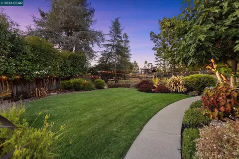 Exterior - 4572 Ewing Rd, Castro Valley, CA 94546 photo 21 of 26