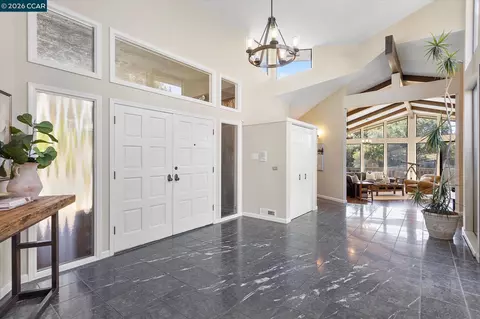 Entry Way - 4572 Ewing Rd, Castro Valley, CA 94546 photo 2 of 7