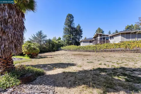 Exterior - 4572 Ewing Rd, Castro Valley, CA 94546 photo 15 of 26