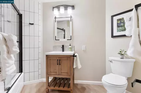 Bath - 4572 Ewing Rd, Castro Valley, CA 94546 photo 4 of 6