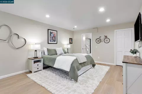 Bedroom - 4572 Ewing Rd, Castro Valley, CA 94546 photo 6 of 9