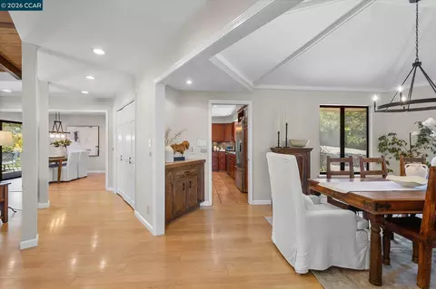 Entry Way - 4572 Ewing Rd, Castro Valley, CA 94546 photo 4 of 7