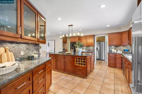 Kitchen - 4572 Ewing Rd, Castro Valley, CA 94546 photo 4 of 7