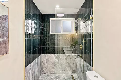 Bath - 2500 Lancaster Ct, Hayward, CA 94542 photo 11 of 14