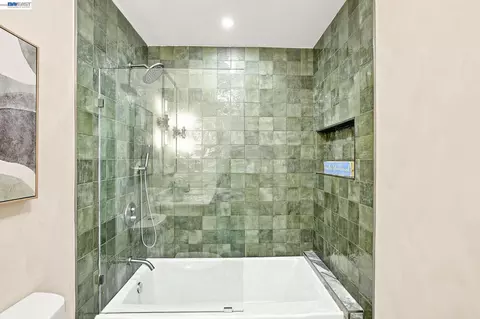 Bath - 2500 Lancaster Ct, Hayward, CA 94542 photo 8 of 14