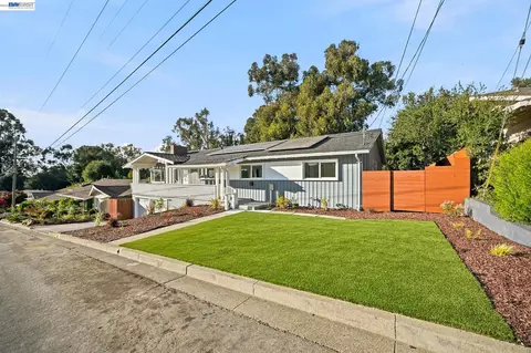 Exterior - 2500 Lancaster Ct, Hayward, CA 94542 photo 4 of 22