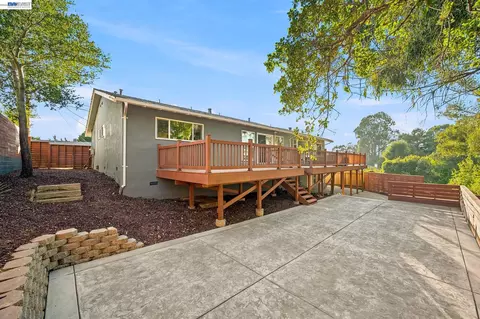 Exterior - 2500 Lancaster Ct, Hayward, CA 94542 photo 11 of 22