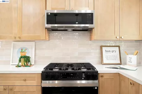 Kitchen - 2500 Lancaster Ct, Hayward, CA 94542 photo 4 of 10