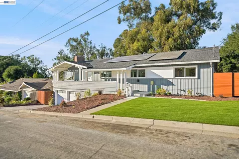 Exterior - 2500 Lancaster Ct, Hayward, CA 94542 photo 3 of 22