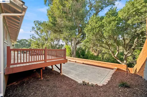 Exterior - 2500 Lancaster Ct, Hayward, CA 94542 photo 18 of 22